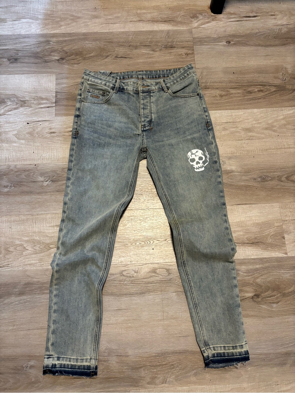 Men’s Light Wash Skull Graphic Jeans
